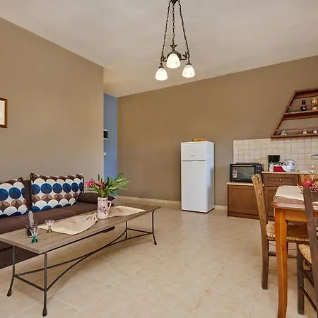 Pounente - 300m From The Beach, By Zantewize